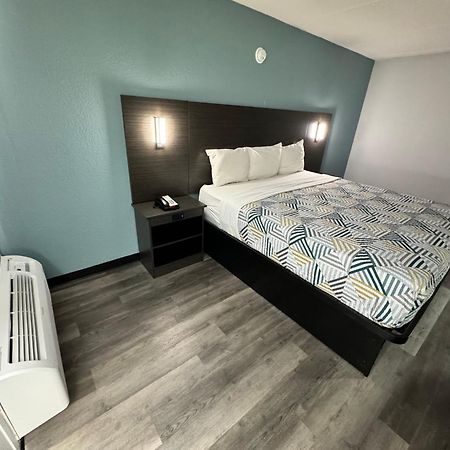 Studio 6 Suites East Syracuse Airport Exterior foto